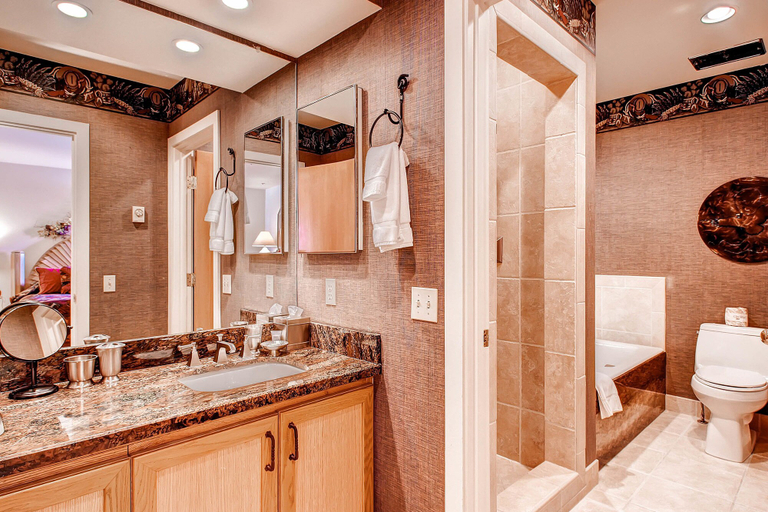 Bathroom 4, Centennial 2 Bedroom Condo Unit no. 17, Eagle