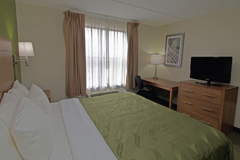 Bedroom 3, Quality Suites Lake Wright - Norfolk Airport, Norfolk