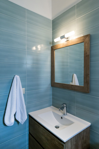 Bathroom 3, Estia Coastal Dream - Lush & Enchanting Garden Gem, Peloponnese