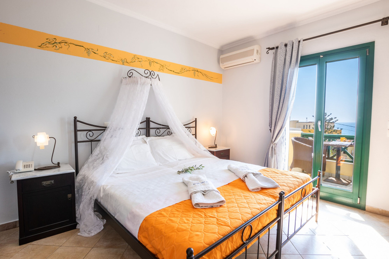 Bedroom 2, Dilina Studios, South Aegean
