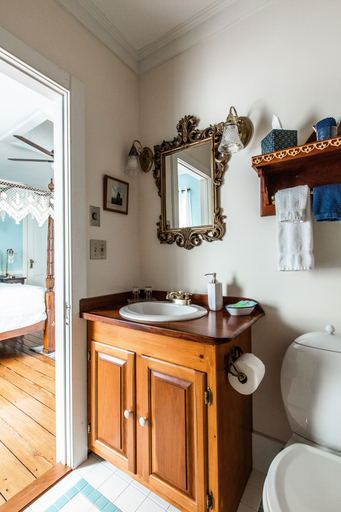 Bathroom 4, Spouter Inn Bed & Breakfast, Waldo