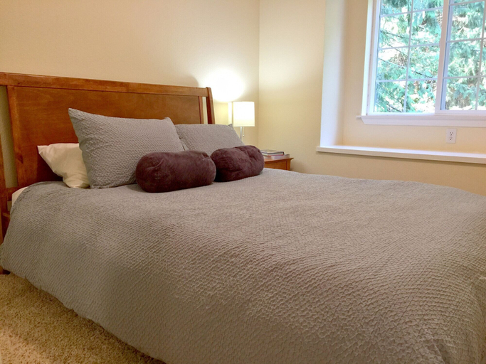 Bedroom 2, Mt Baker Lodging Cabin 62 Sleeps 6, Whatcom