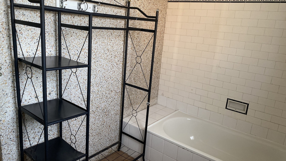 Bedroom 4, McGuire's CBD Hotel, Mackay - Pt A