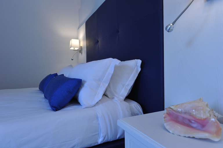 Bedroom 4, Villa Emanuel, Napoli