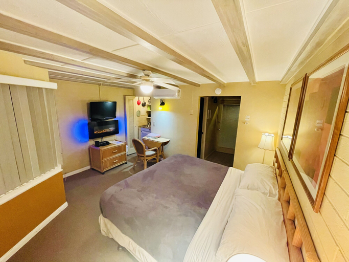 Bedroom 4, A Place in the Sun Inc, Riverside