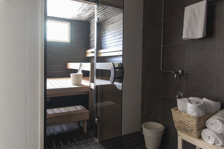 Bathroom 5, Boutique Hotel Sawohouse, North Savonia