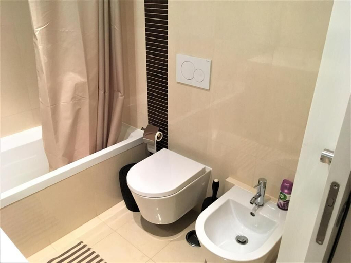 Bathroom, 10E Torre Rocha by Casas & Papéis, Silves