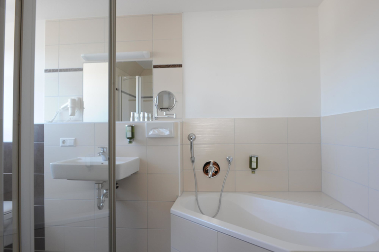 Bathroom 5, Hotel & Restaurant Post, Alb-Donau-Kreis