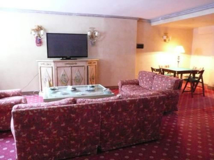 Bedroom 3, Hotel & Residence Catturani, Trento