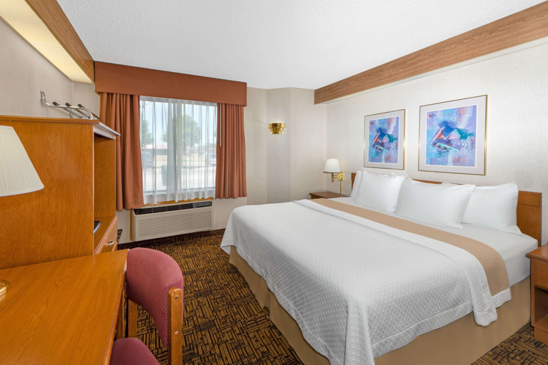 Bedroom 3, Days Inn by Wyndham Liberal KS, Seward