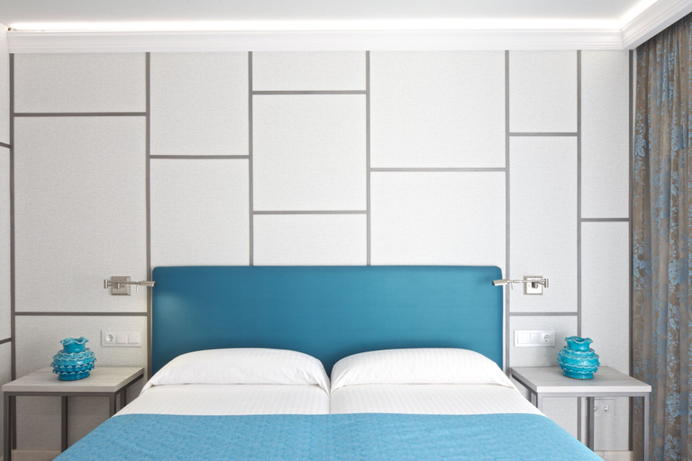 Bedroom 4, Hotel Rosamar, Girona