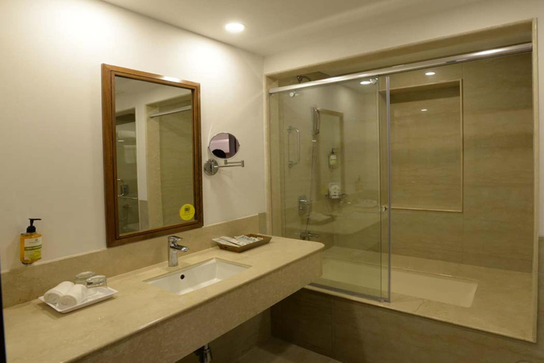 Bathroom 5, Lemon Tree Hotel Coimbatore, Coimbatore
