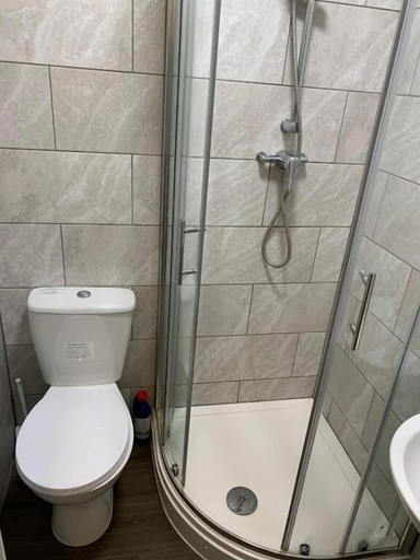 Bathroom 2, Affordable Suites, Coventry