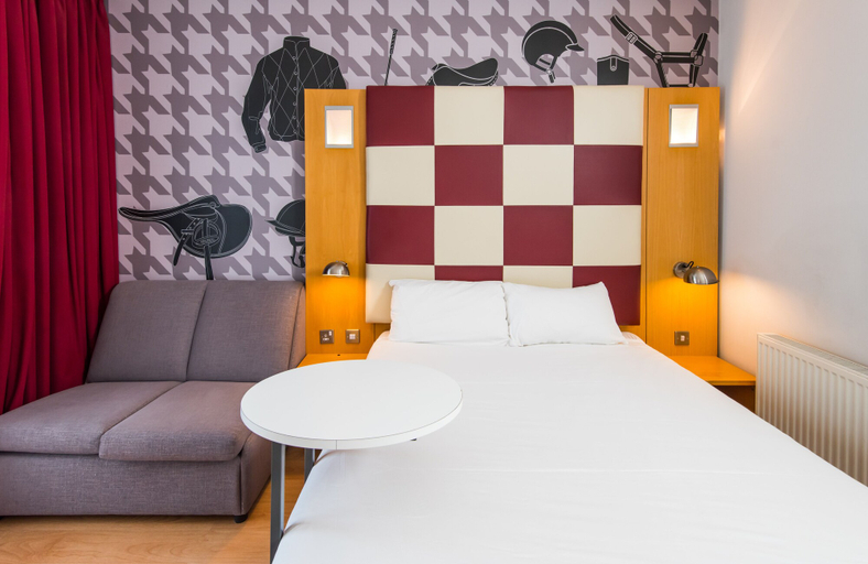 Bedroom 4, ibis Styles Haydock, Saint Helens