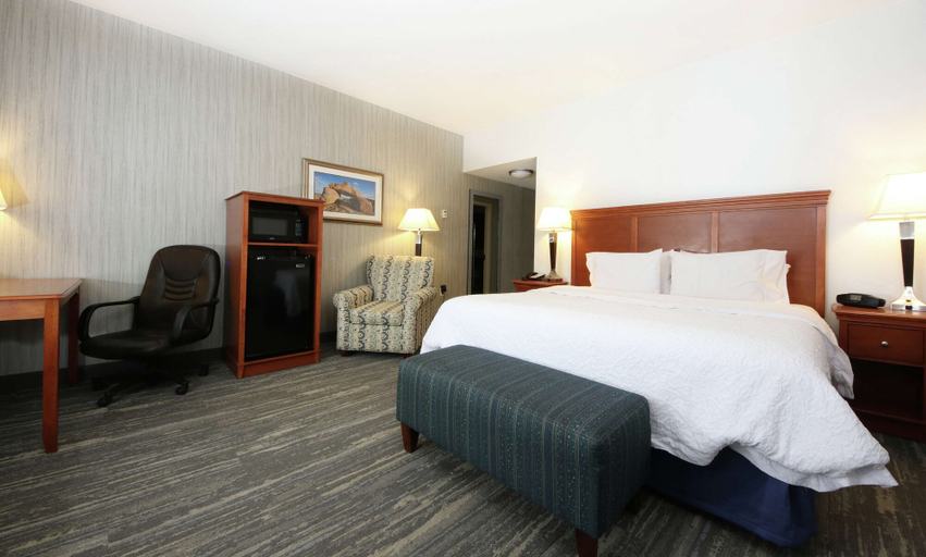 Bedroom 3, Hampton Inn Ellsworth/Bar Harbor, Hancock