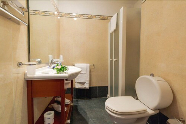 Bathroom 5, Hotel Nettuno, Catania