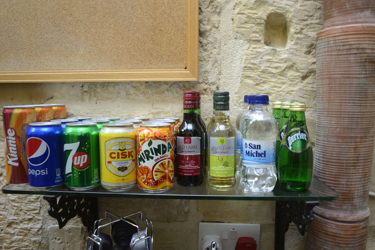 Food & Drinks 5, The Burrow Guest House