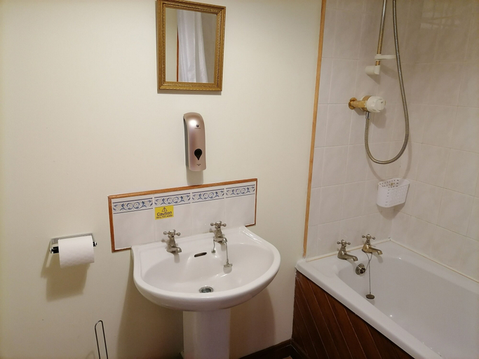 Bathroom 3, Impeccable 2-bed Flat in Wick, Highland