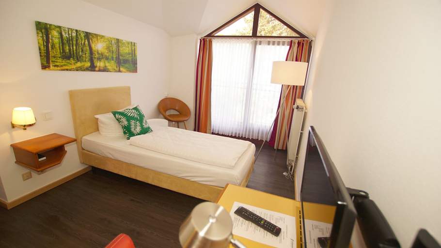 Bedroom 3, gut-Hotel Tannenhof, Lahn-Dill-Kreis