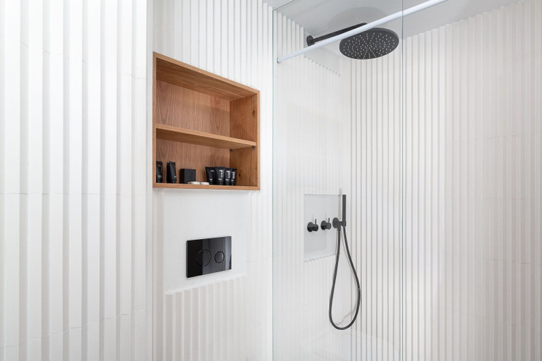 Bathroom 4, Ecletic by TLV2RENT