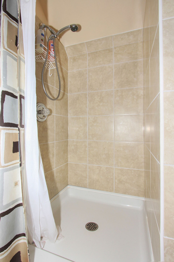 Bathroom 4, Gower Guest House, Division No. 1