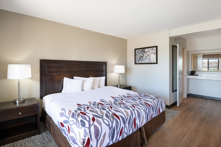 Bedroom 5, Red Roof Inn Tucson Downtown – University, Pima