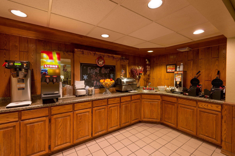 Food & Drinks 5, AmericInn by Wyndham Minocqua, Oneida