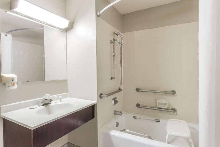 Bathroom 4, Super 8 by Wyndham St. Charles, Kane