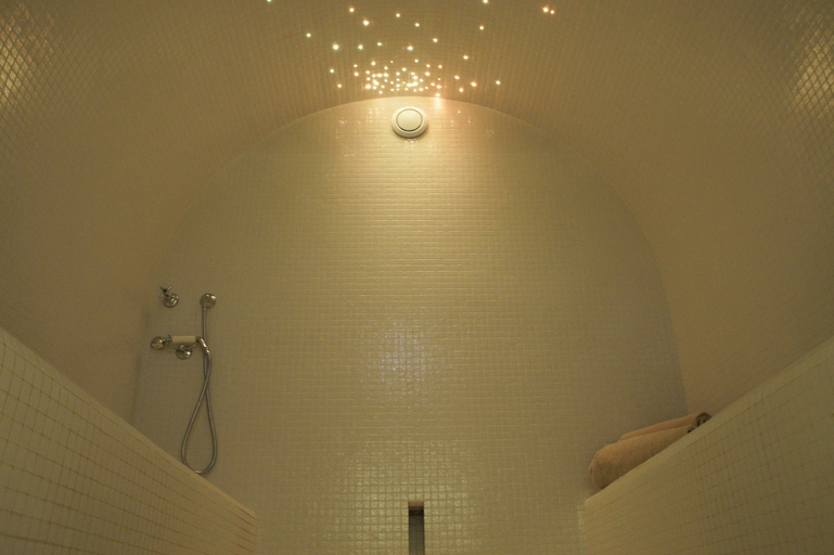 Bathroom 5, Hotel Saint-Marc, Paris