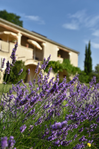 Exterior & Views 2, Hotel Charembeau, Alpes-de-Haute-Provence