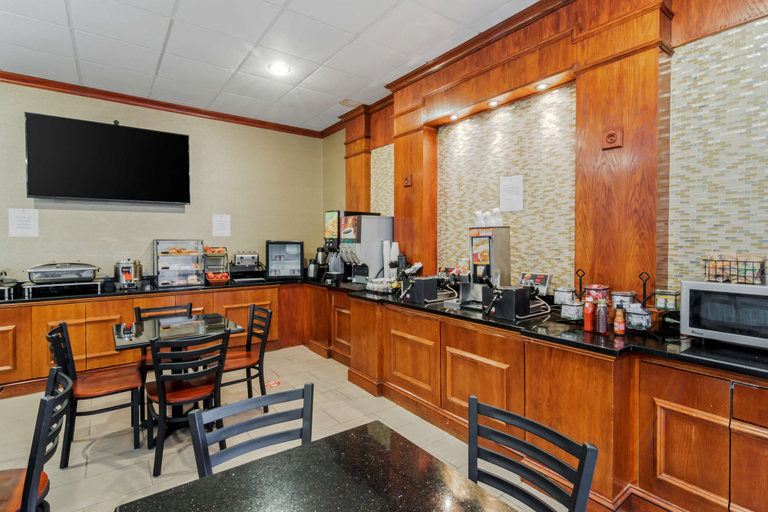 Food & Drinks 5, Best Western St. Louis-Kirkwood Route 66, Saint Louis