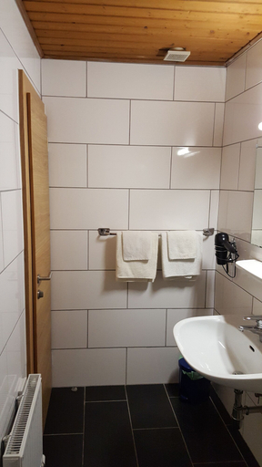 Bathroom 4, Pension Abendruh, Zell am See