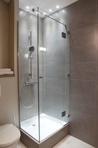 Bathroom 4, Hotel le Jersey, Ille-et-Vilaine