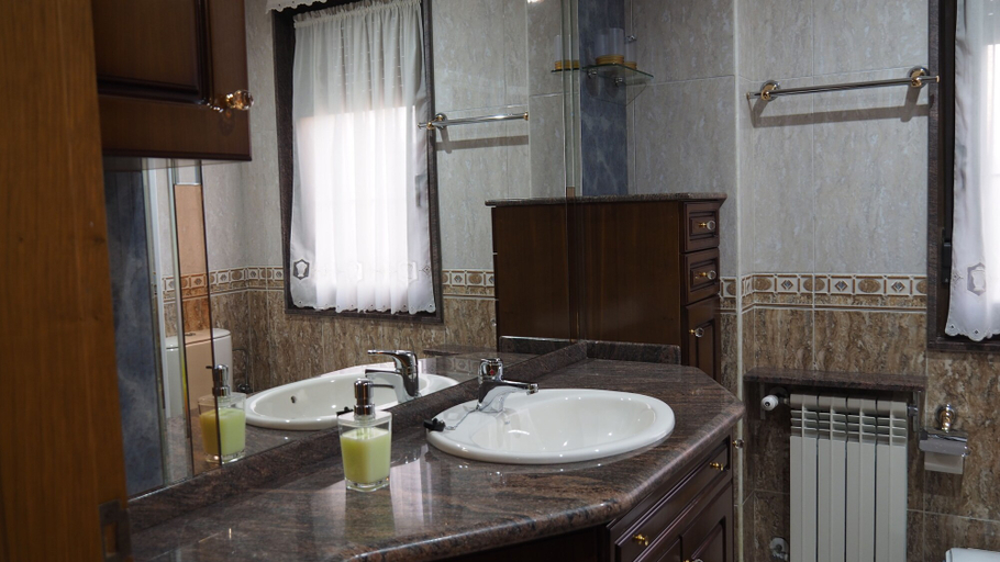 Bathroom 3, El Pongallin Vivienda Vacacional, Asturias