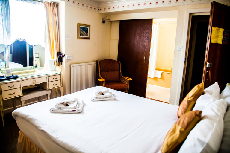 Bedroom 3, Hotel Riviera, Poole
