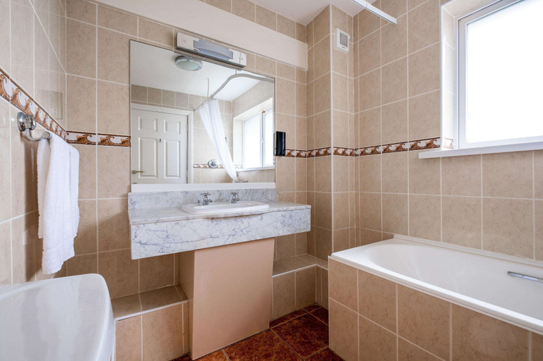 Bathroom 5, Quality Hotel and Leisure Center Youghal