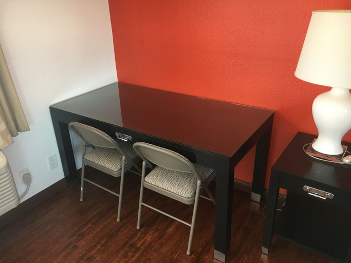 Others 4, Norwalk Inn & Suites, Los Angeles