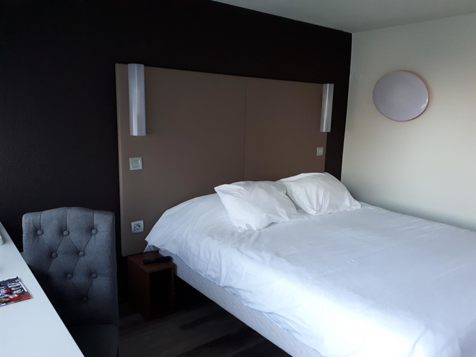 Bedroom 3, Campanile Sable Sur Sarthe Vion, Sarthe