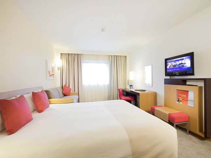 Bedroom 2, Novotel Wolverhampton, Wolverhampton