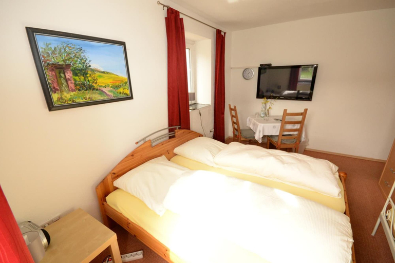 Bedroom 2, Airportgästehaus Bremen, Bremen