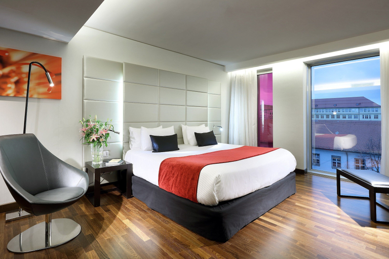 Bedroom 3, Eurostars Grand Central, München