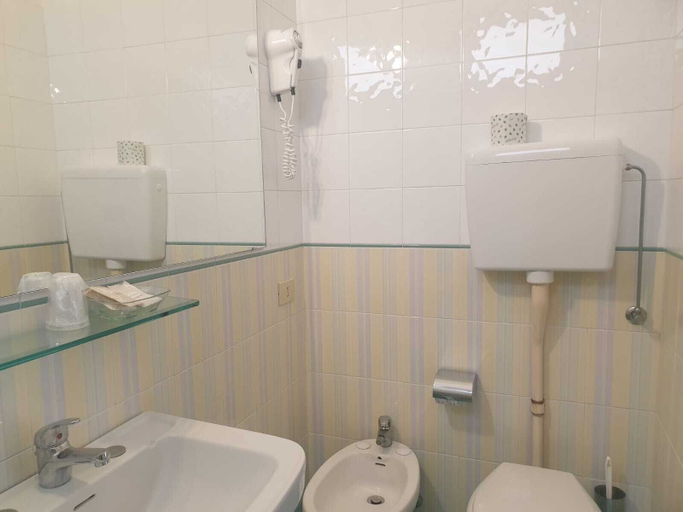 Bathroom 5, HOTEL BIANCA VELA, Rimini