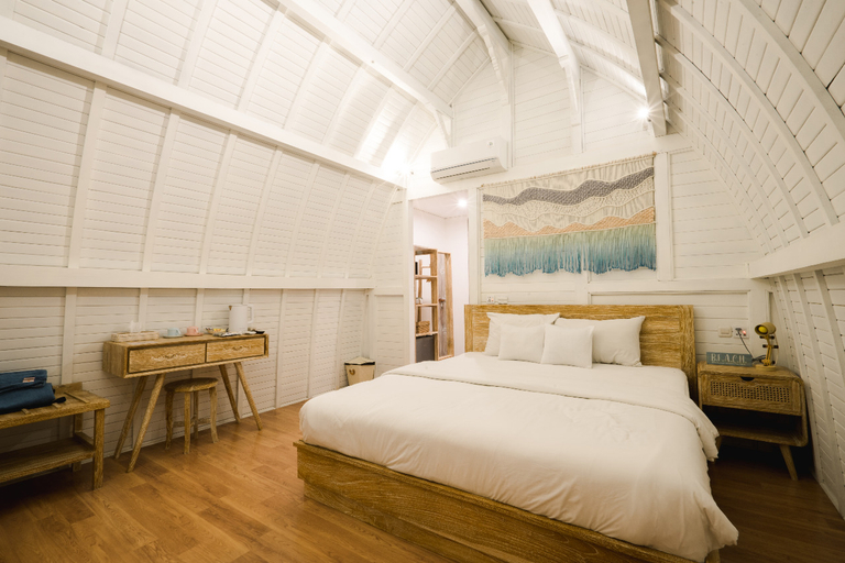 Bedroom 4, Mambo Beach Resort, Klungkung