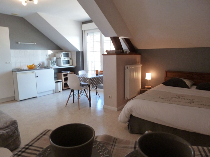 Bedroom 4, Ferme de Bonavis - Studios, Nord