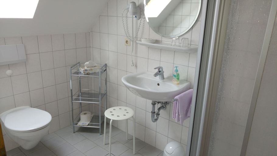 Bathroom 5, Naturwert Hotel Garni Ursula, Aurich