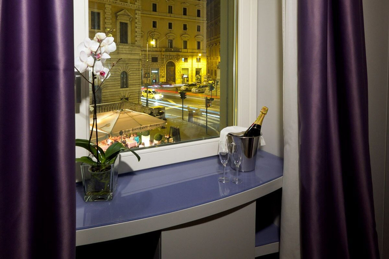 Others 5, Navona Rooms, Roma