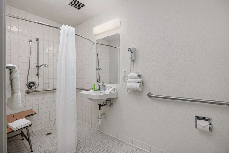 Bathroom 4, Econo Lodge Quakertown, Bucks