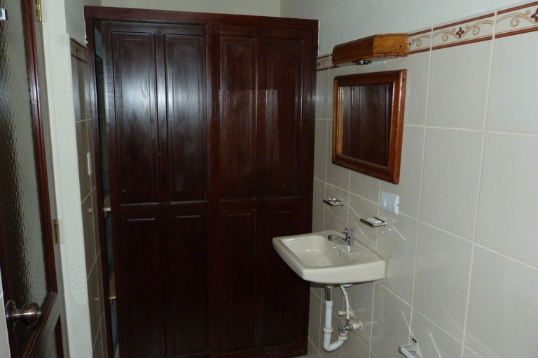 Bathroom 4, Hotel La Gran Sultana, Granada