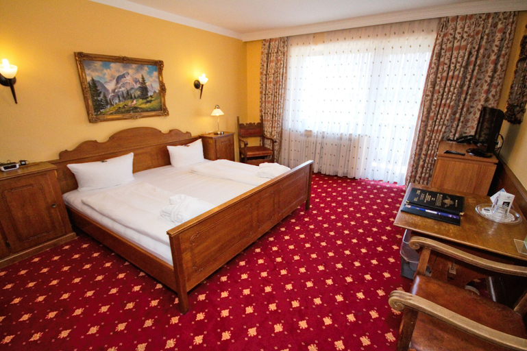 Bedroom 3, Atlas Grand Hotel, Garmisch-Partenkirchen