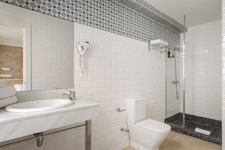 Bathroom 3, Hotel YIT Casablanca, Granada